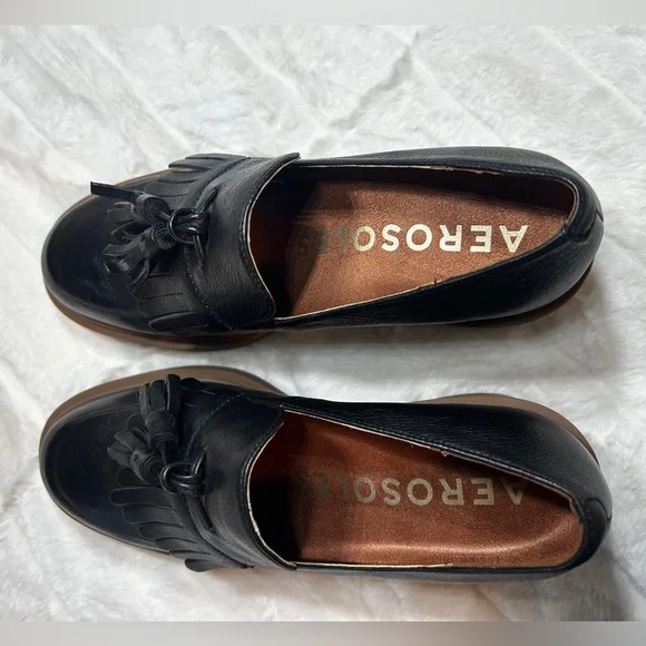 NWOT - Aerosoles Gibes- Women's Black Leather Loafers with Fringe Detail - Picture 2 of 5
